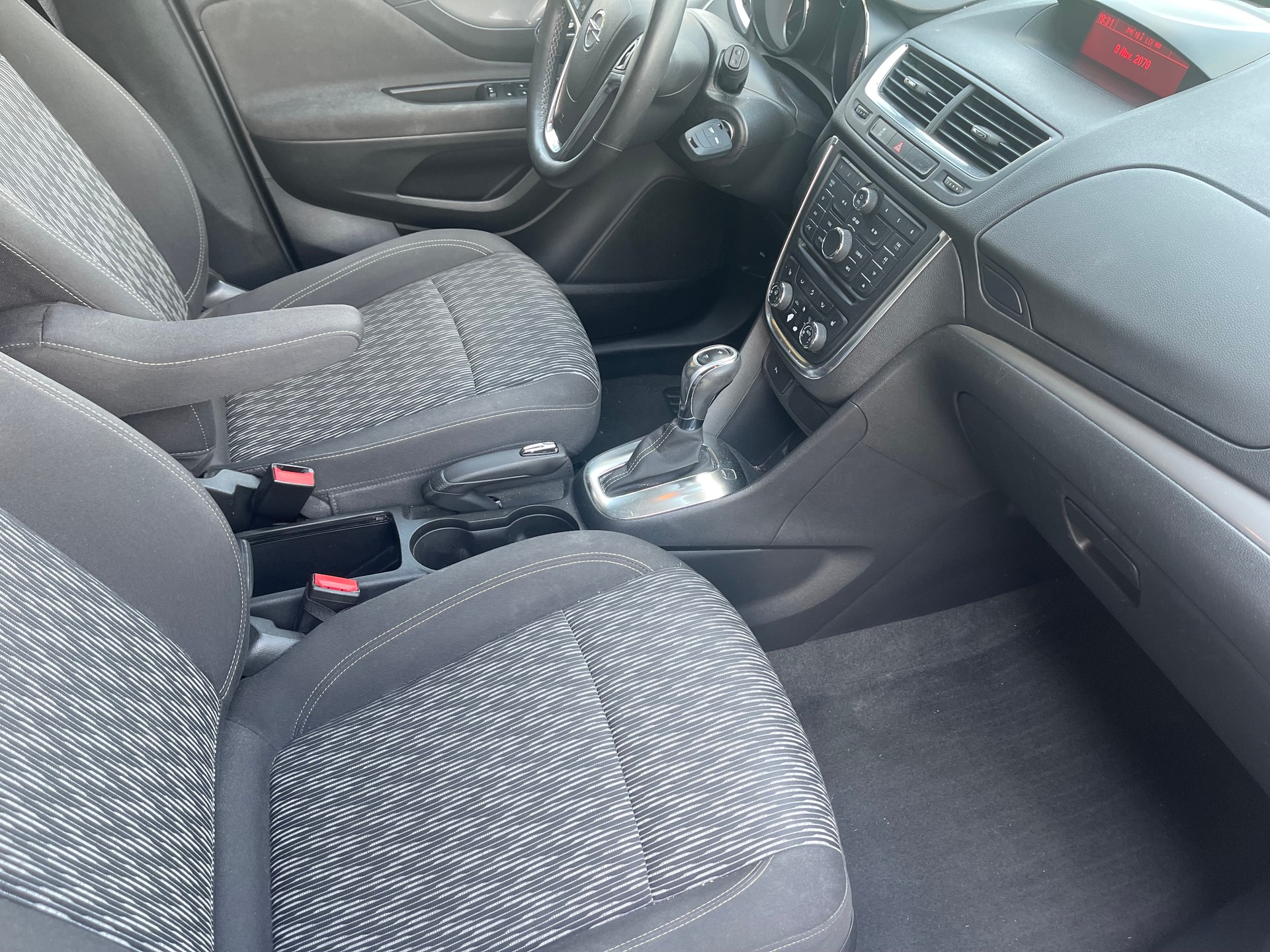 OPEL Mokka 1.6 CDTi Drive 2WD Automatic-image-9