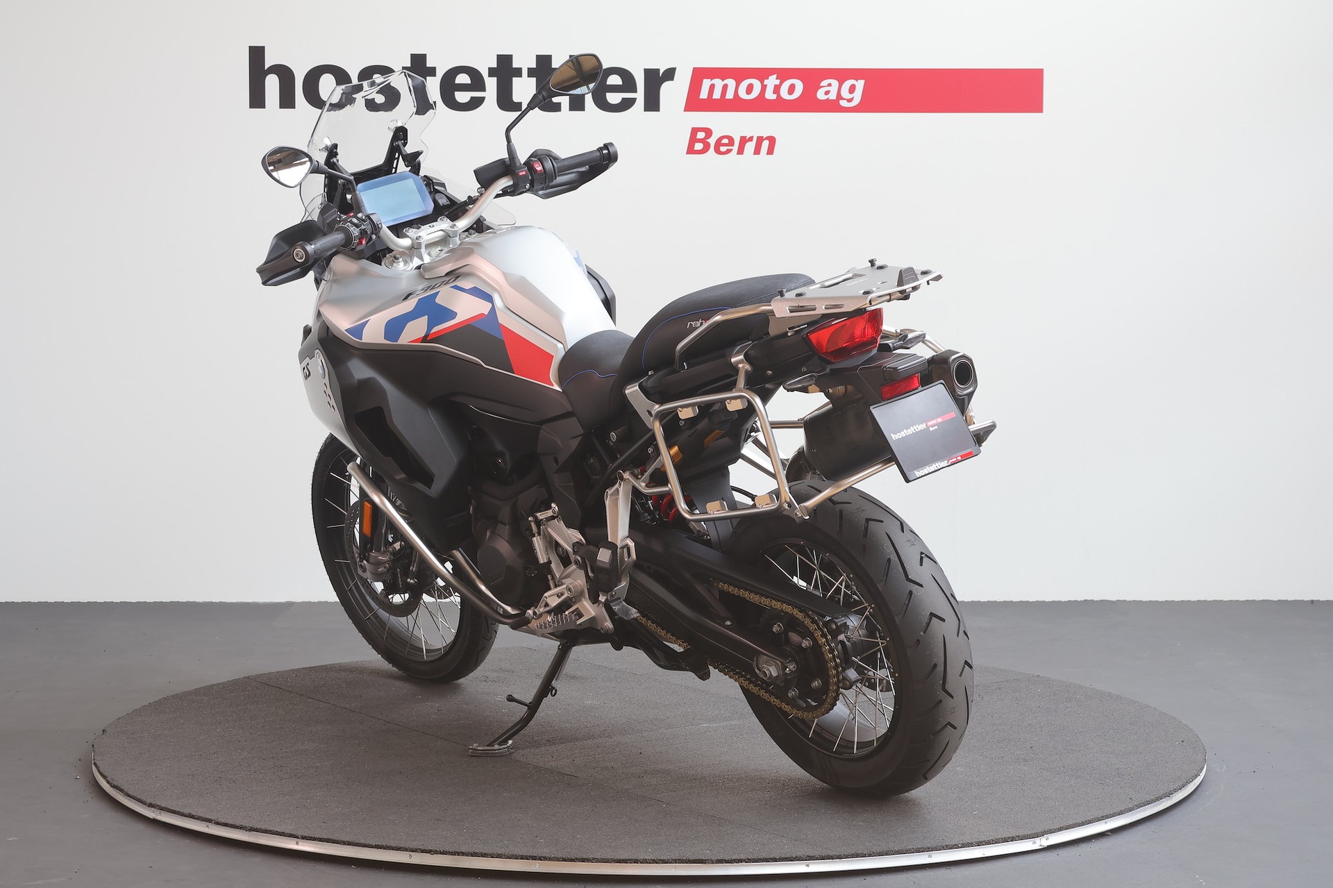 BMW F 900 GS Adventure-showroom-element-3