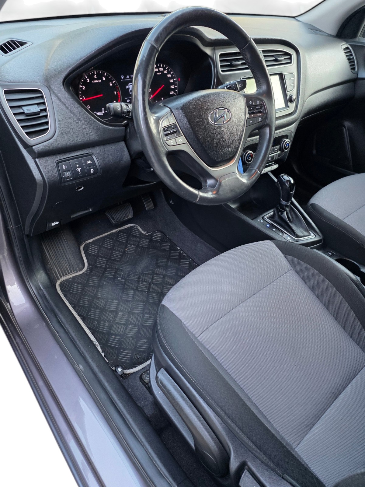HYUNDAI i20 1.0 T-GDi Amplia DCT-image-11