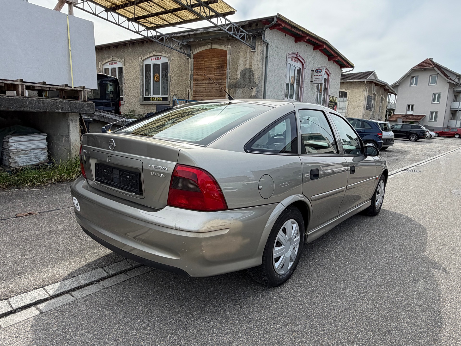 OPEL Vectra 1.8i 16V Club-image-2