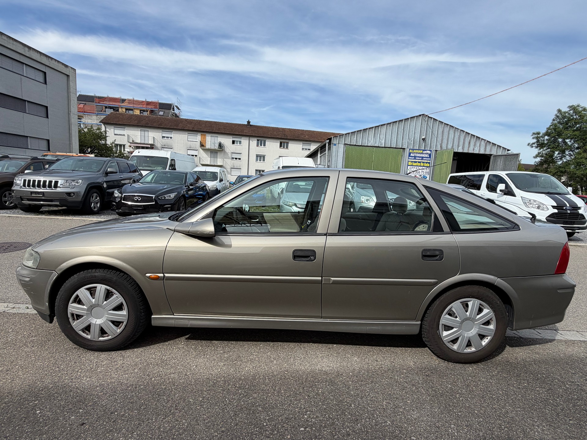 OPEL Vectra 1.8i 16V Club-image-5