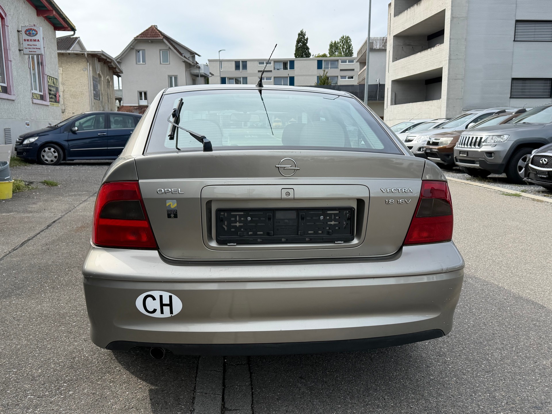 OPEL Vectra 1.8i 16V Club-image-3