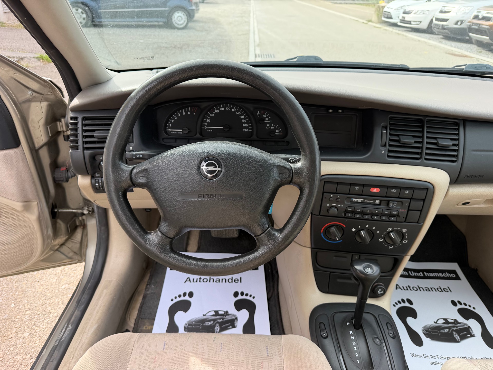 OPEL Vectra 1.8i 16V Club-image-12