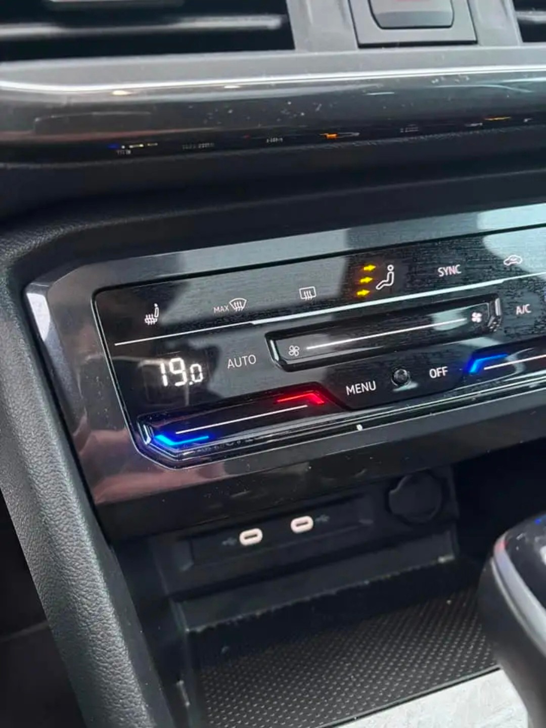 SEAT 1.5 TSI Hola FR DSG-image-10