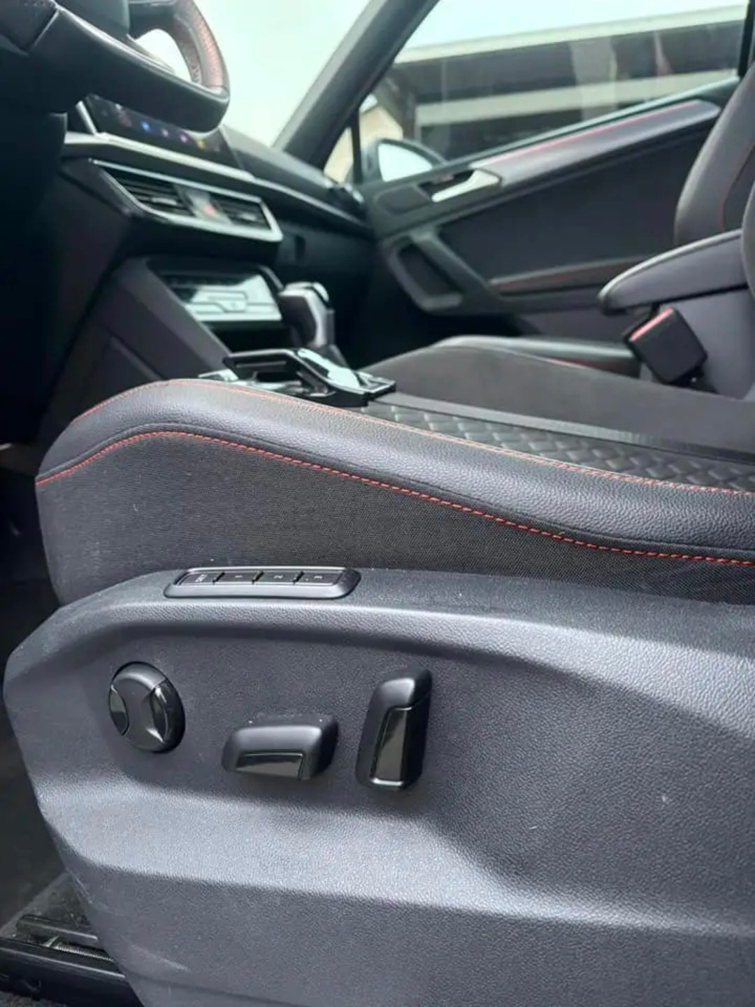 SEAT 1.5 TSI Hola FR DSG-image-9