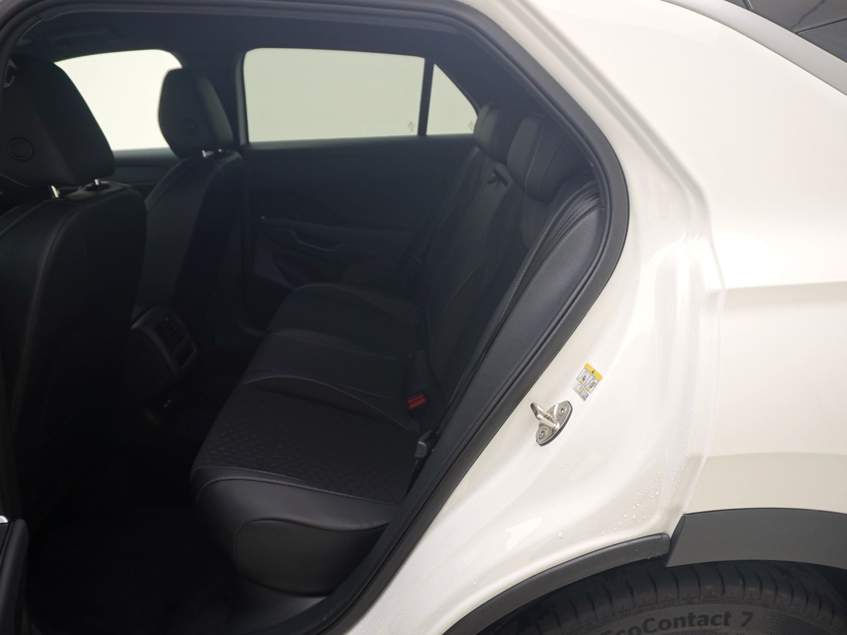 VW T-Roc 1.5 eTSI R-Line DSG-image-12