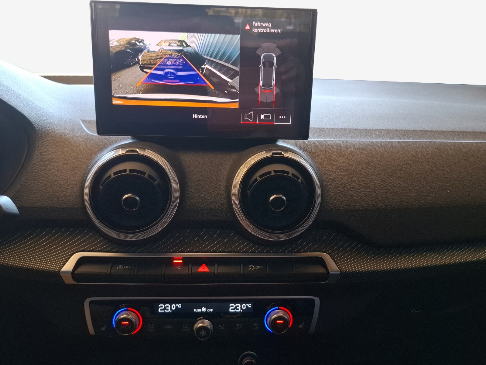 AUDI Q2 35 TFSI advanced S-tronic-image-9