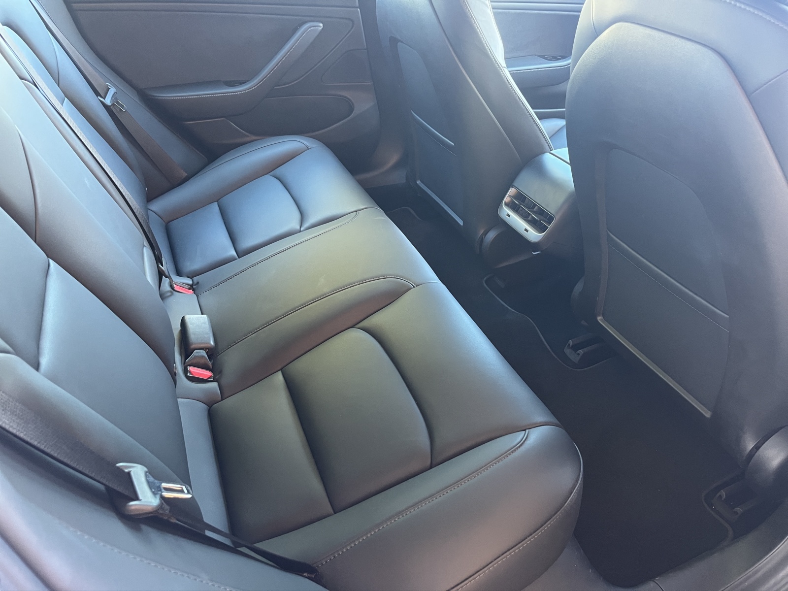 TESLA Model 3 Performance D-image-9