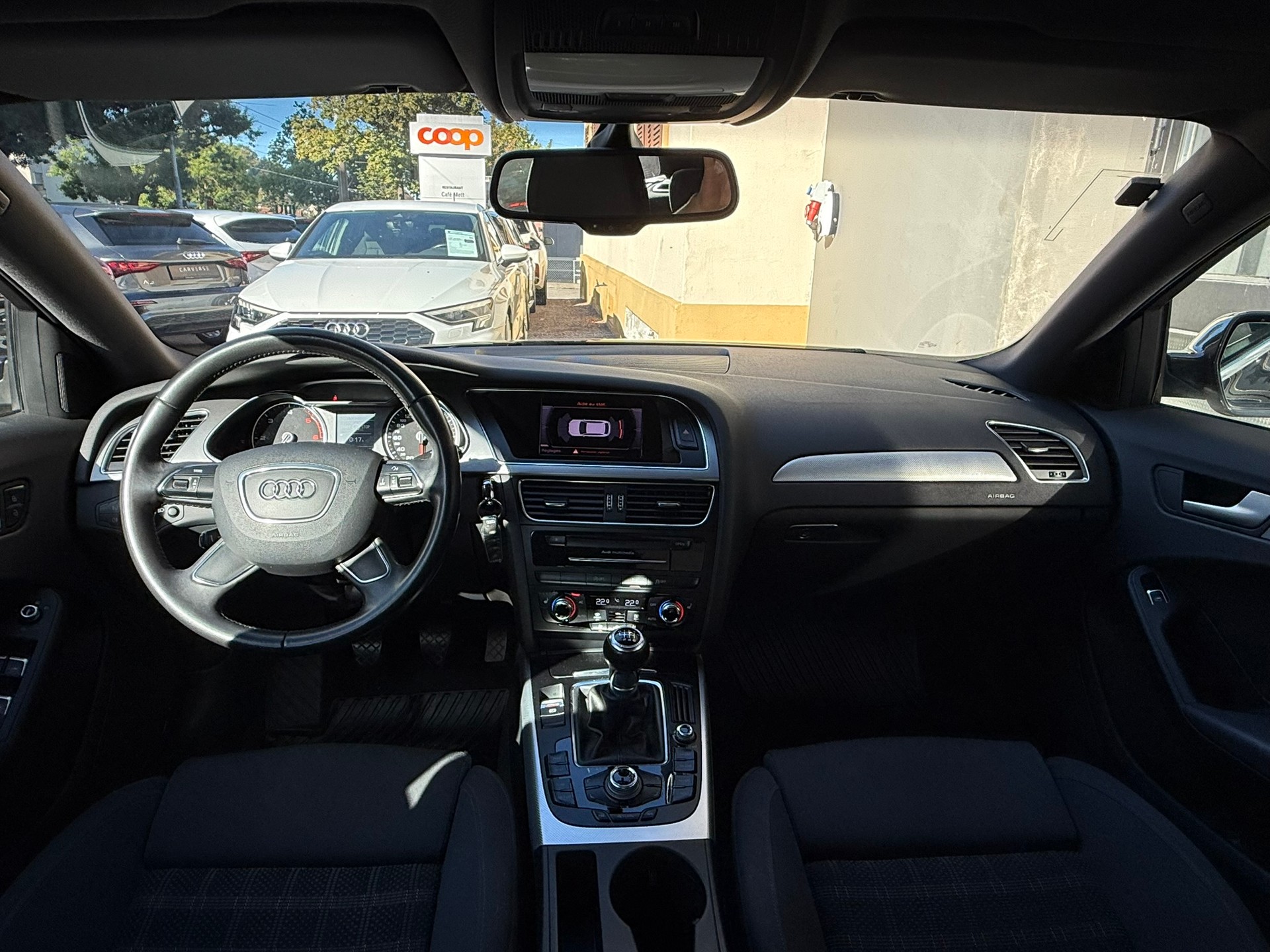AUDI A4 Avant 2.0 TDI-image-6
