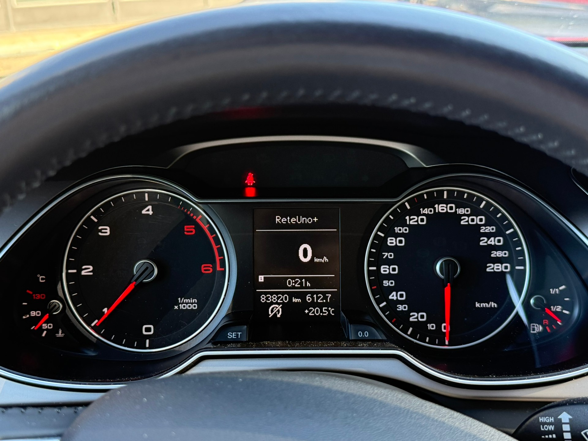 AUDI A4 Avant 2.0 TDI-image-10