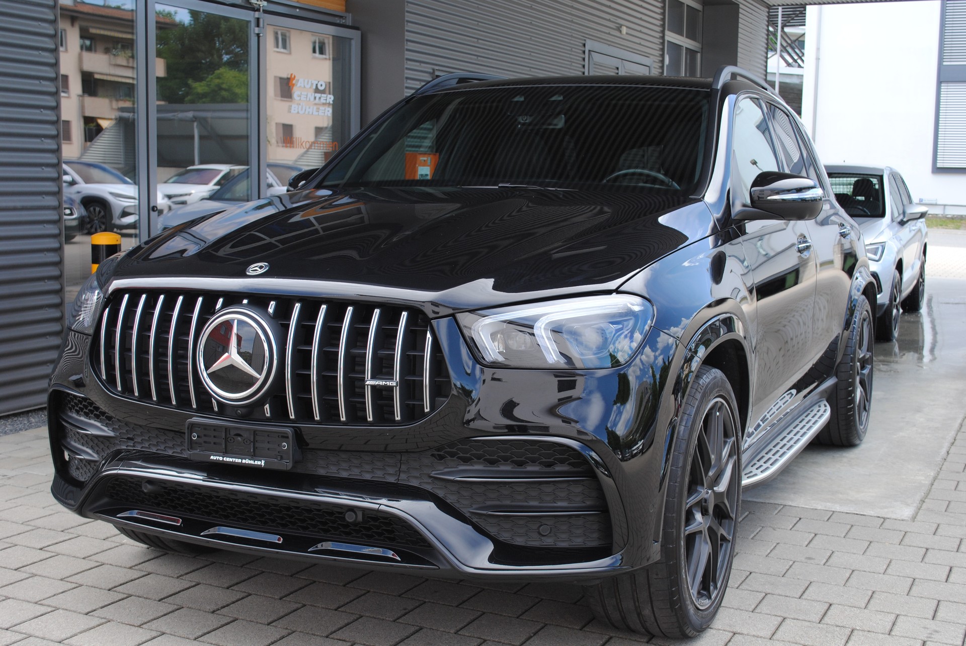 MERCEDES-BENZ GLE 53 AMG 4Matic+ 9G-Speedshift-showroom-element-2