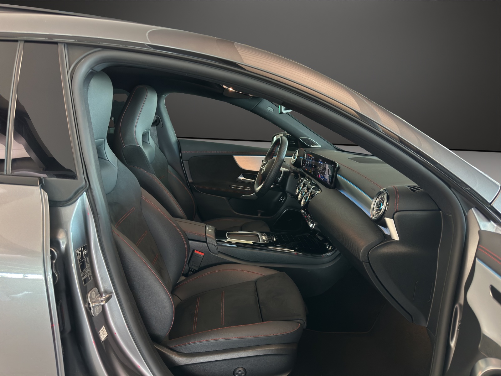 MERCEDES-BENZ CLA 250 e 8G-DCT EQ Star-image-10