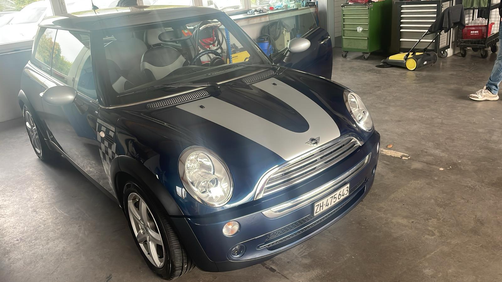 MINI 1.6i Cooper Checkmate-image-0