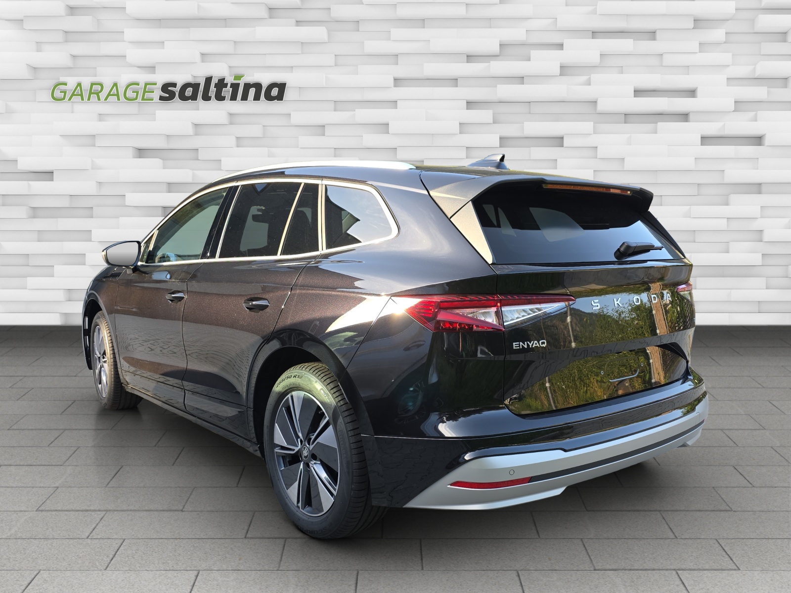 SKODA Enyaq 85 Dynamic-image-1