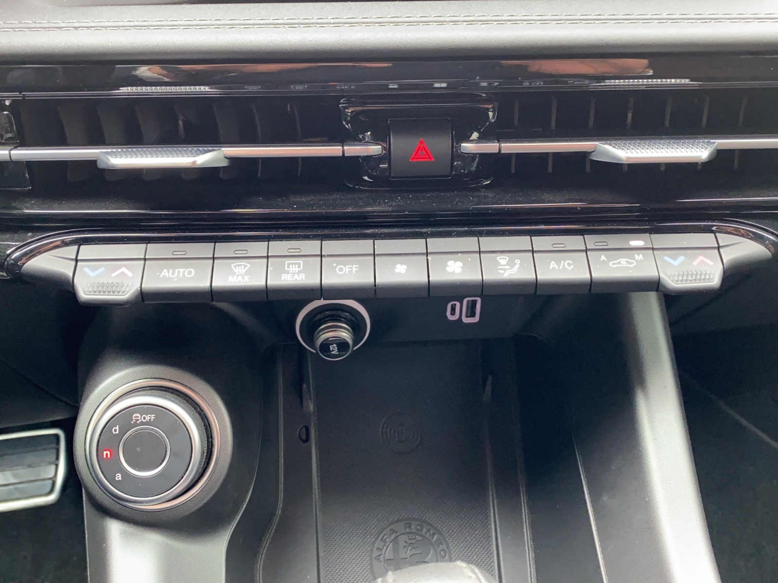 ALFA ROMEO Tonale 1.5 48V Hybrid Speciale-image-25