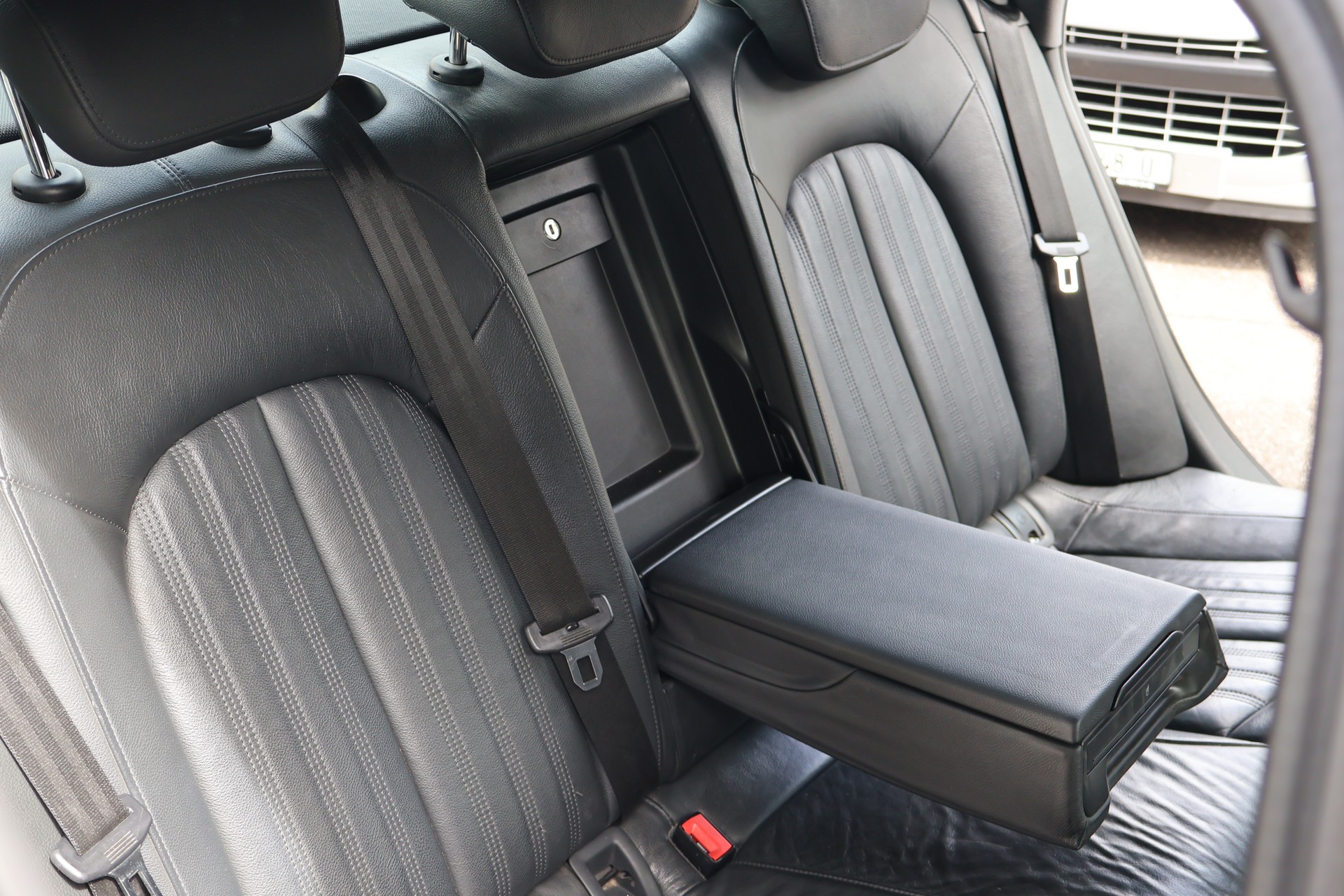 AUDI A6 Limousine 3.0 TFSI V6 quattro S-tronic-image-9