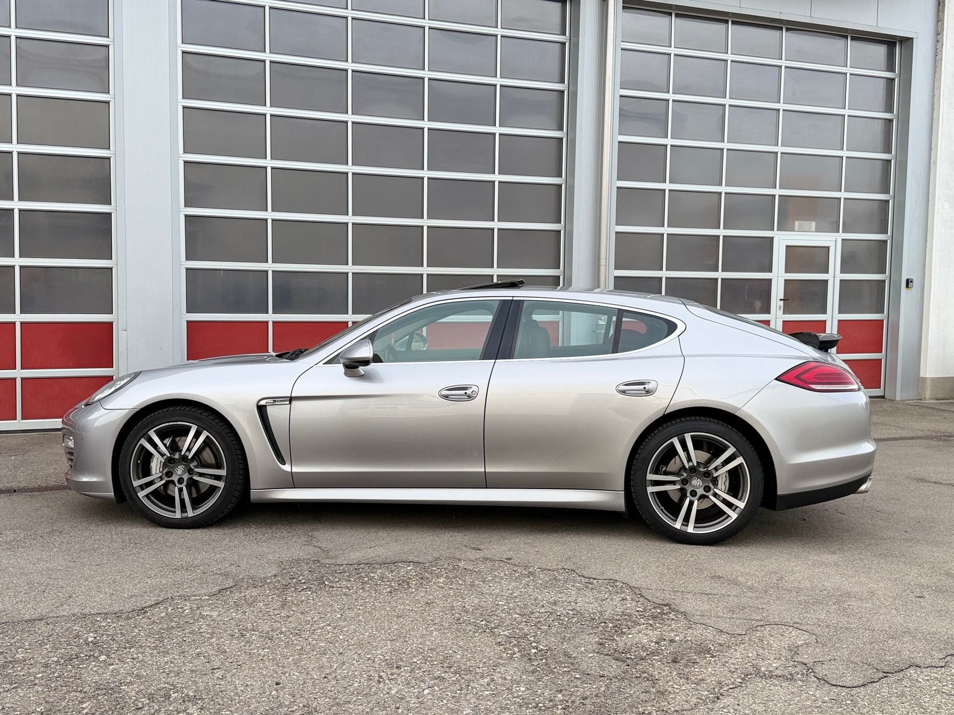 PORSCHE Panamera 4S 4.8 PDK-image-3