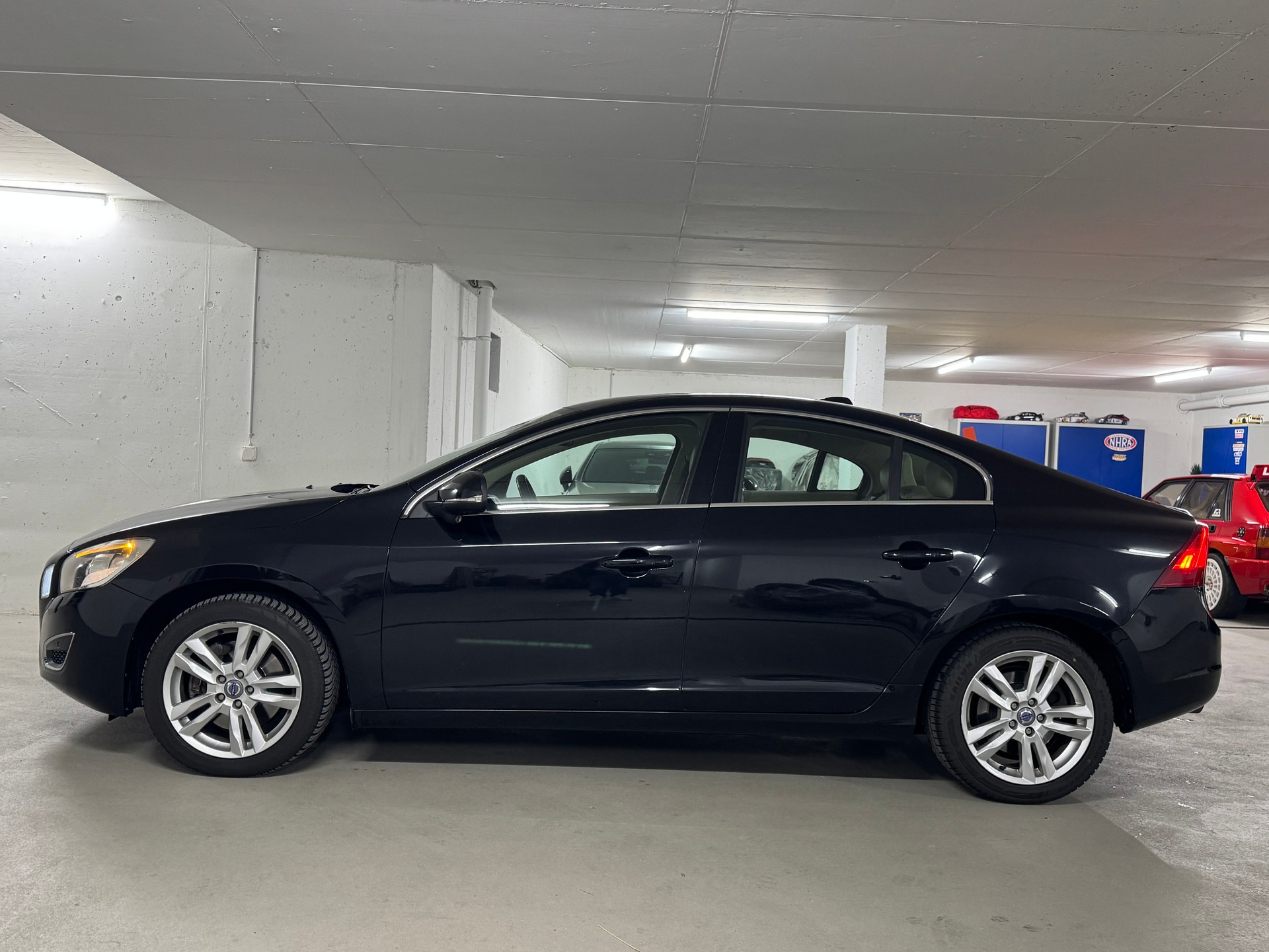 VOLVO S60 T5 Summum Powershift 1-Hand-image-3