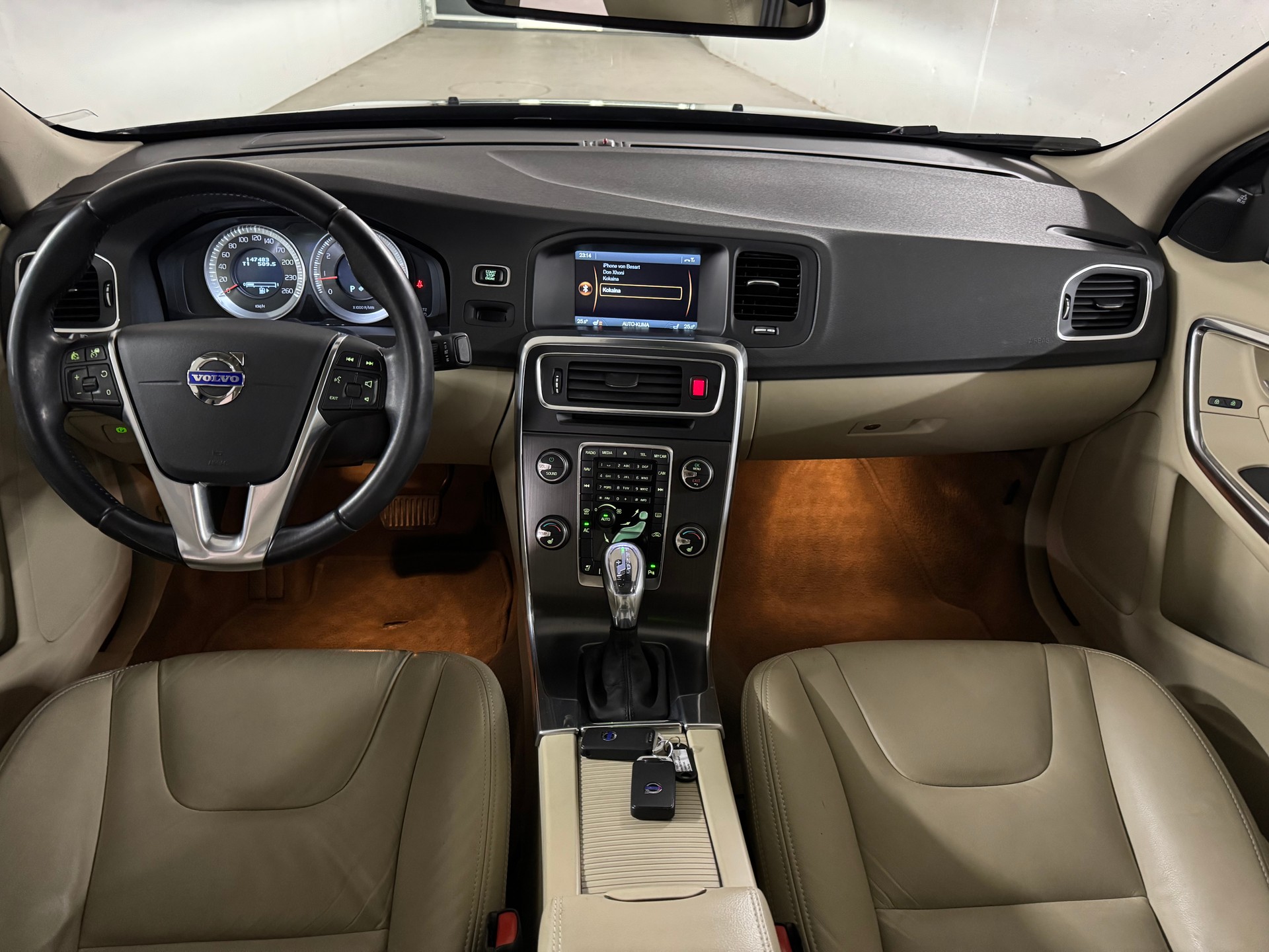 VOLVO S60 T5 Summum Powershift 1-Hand-image-8