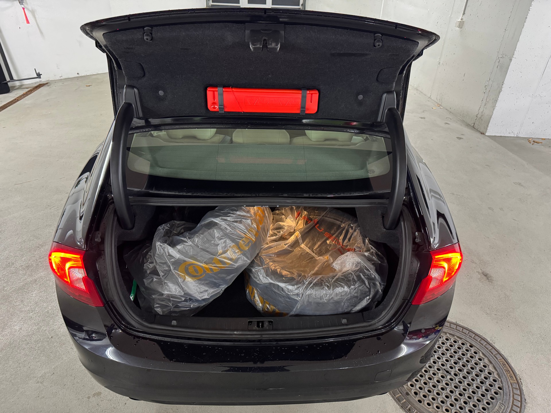 VOLVO S60 T5 Summum Powershift 1-Hand-image-14