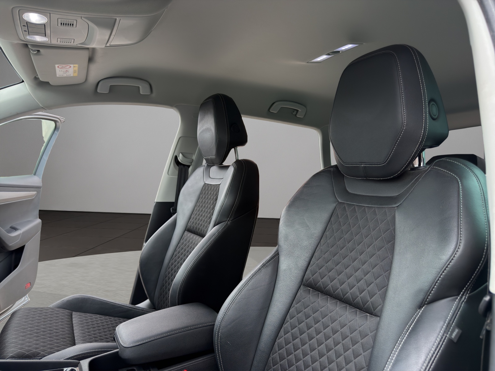 SKODA Karoq 2.0 TDI CR Style 4x4 DSG-image-20