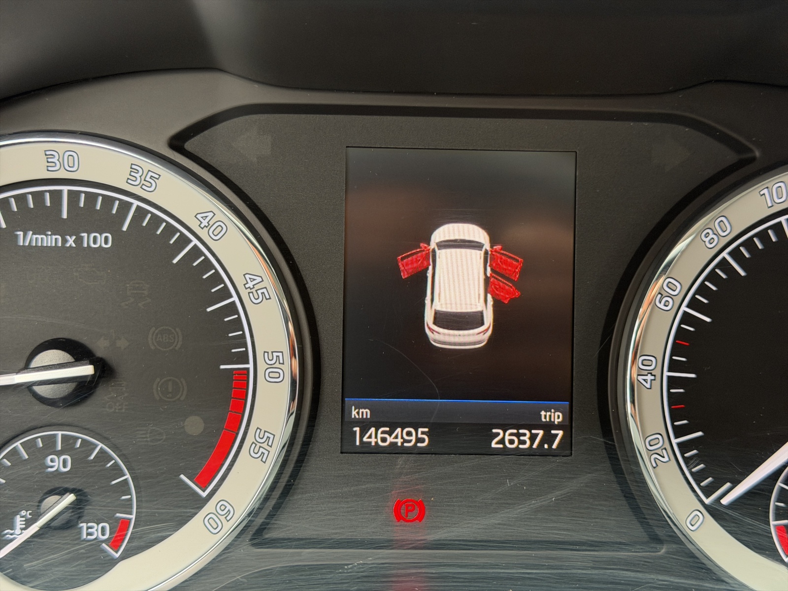SKODA Karoq 2.0 TDI CR Style 4x4 DSG-image-10