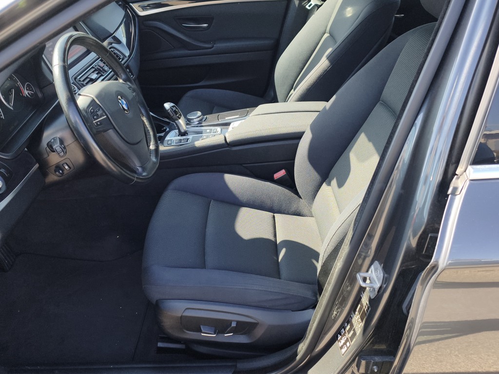 BMW 530d xDrive Touring-image-2
