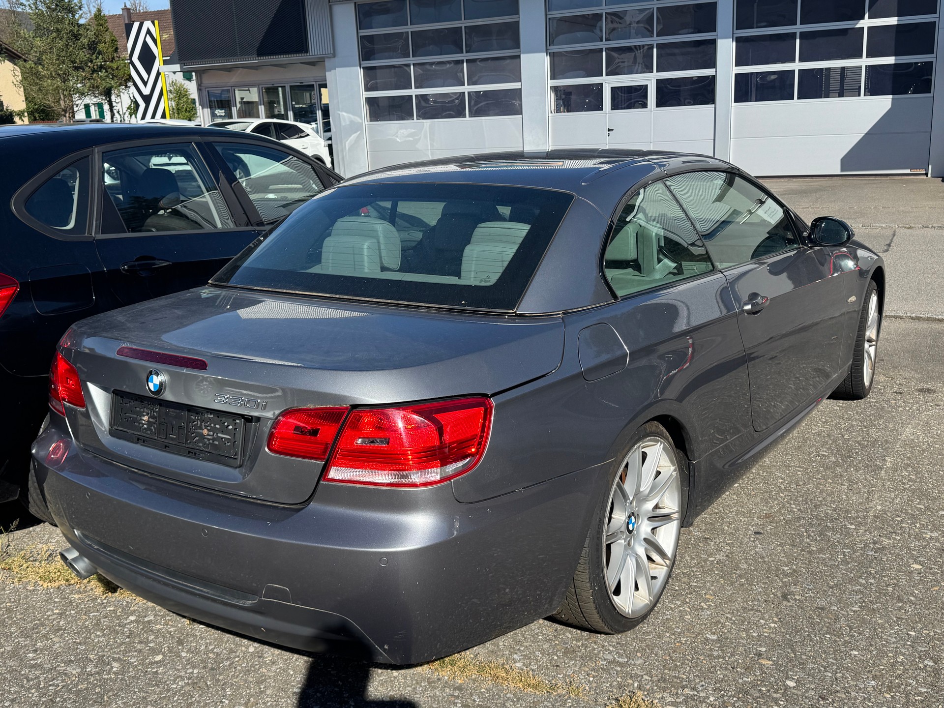 BMW 330i Cabriolet Steptronic-image-3