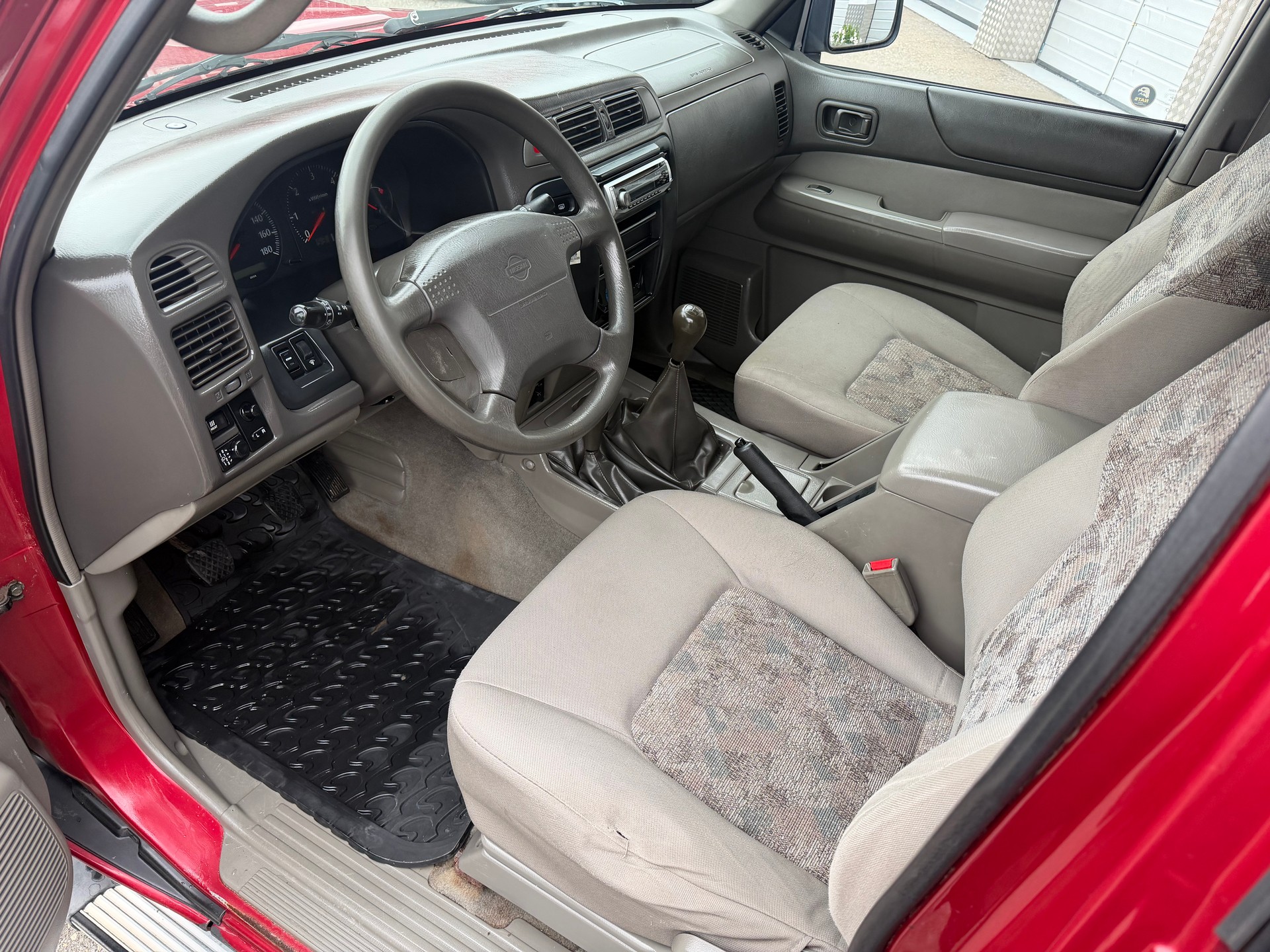 NISSAN Patrol 2.8 TD Luxury Hardtop-image-9