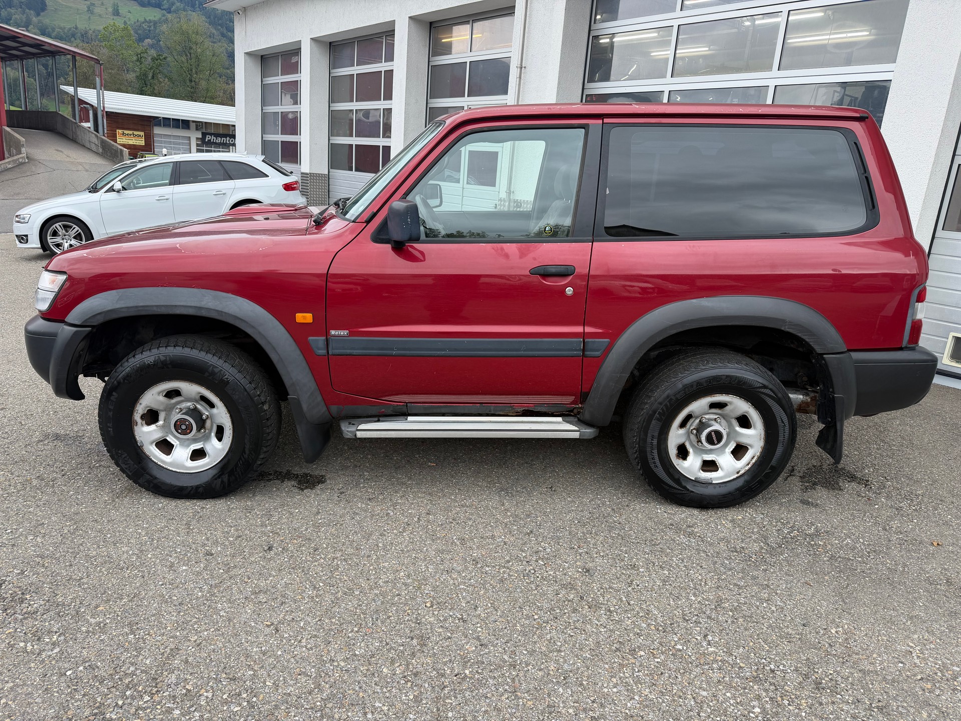 NISSAN Patrol 2.8 TD Luxury Hardtop-showroom-element-1