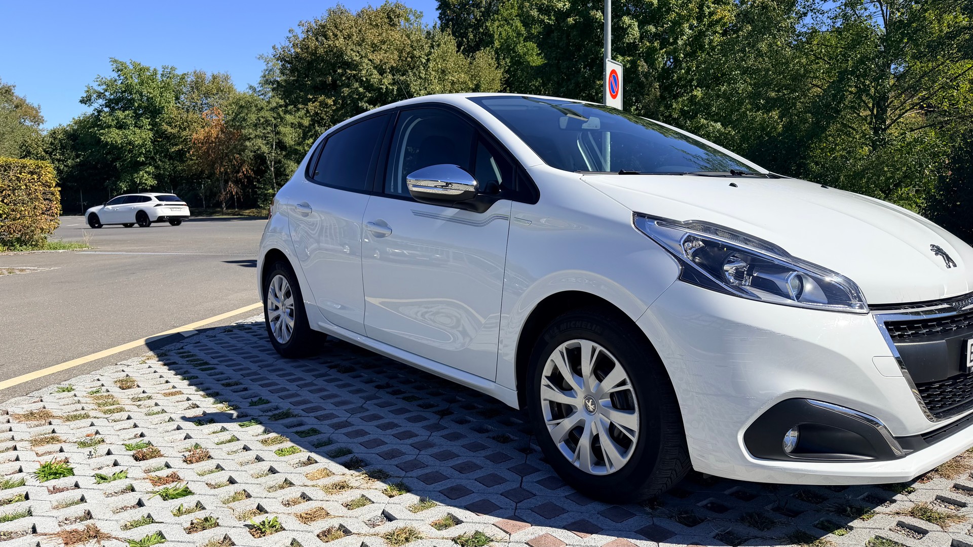 PEUGEOT 1.2 PureTech Active-image-1