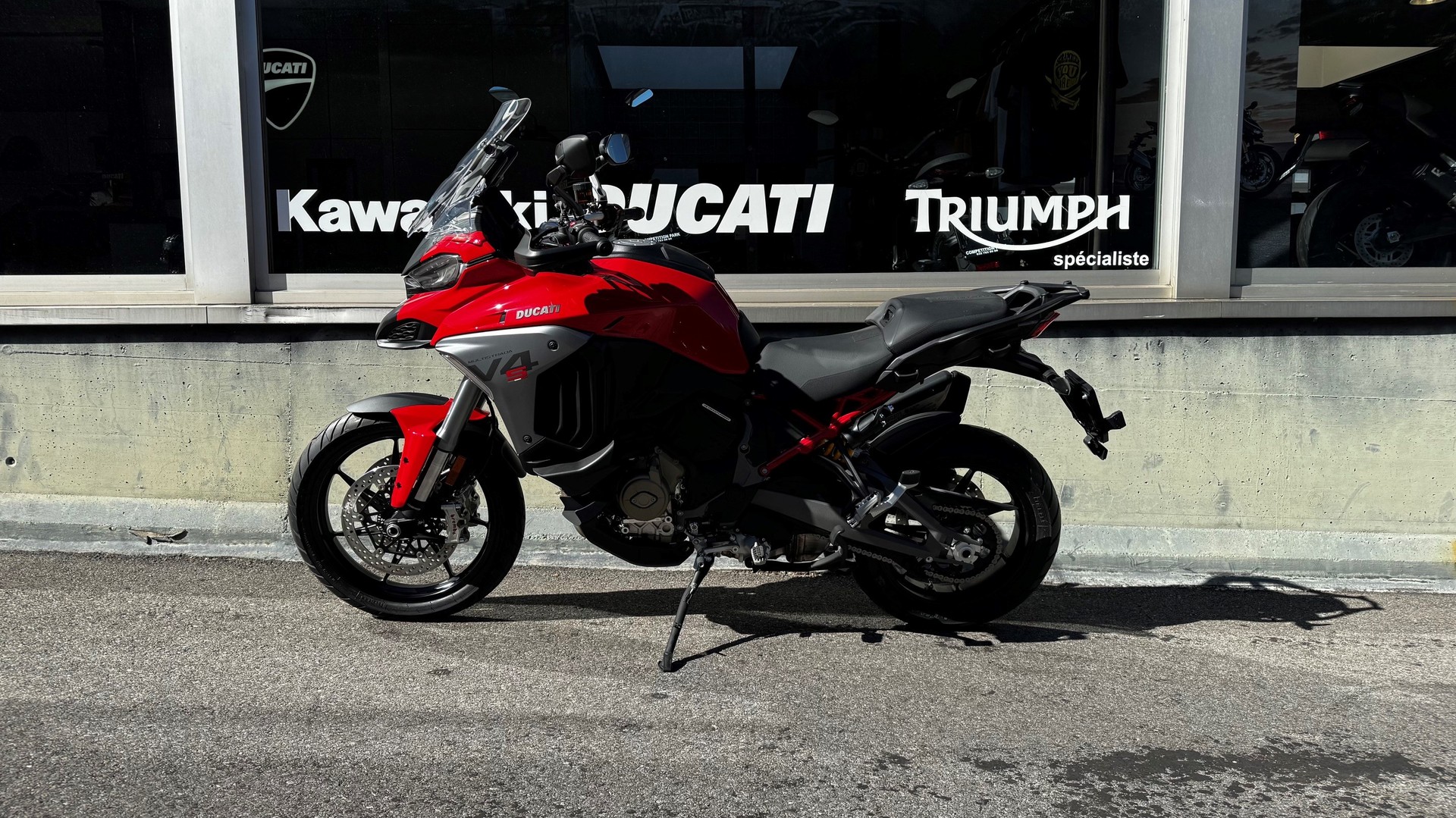 DUCATI Multistrada V4 S Travel + Radar-showroom-element-1
