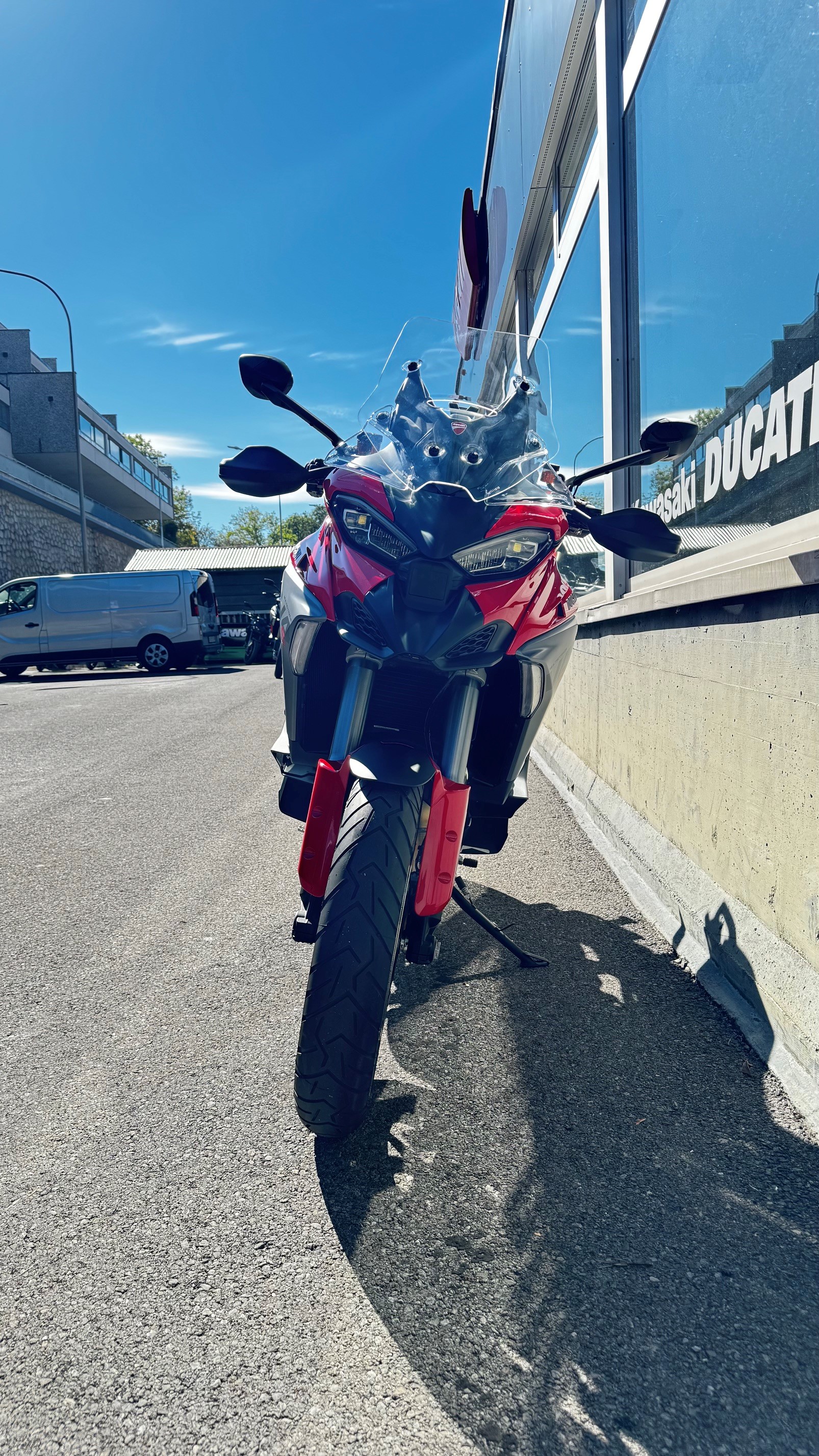 DUCATI Multistrada V4 S Travel + Radar-showroom-element-2