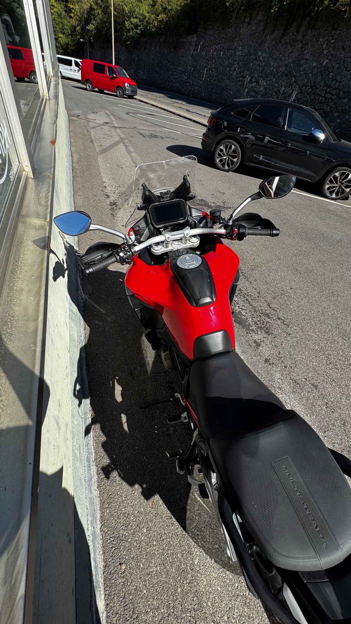 DUCATI Multistrada V4 S Travel + Radar-showroom-element-3