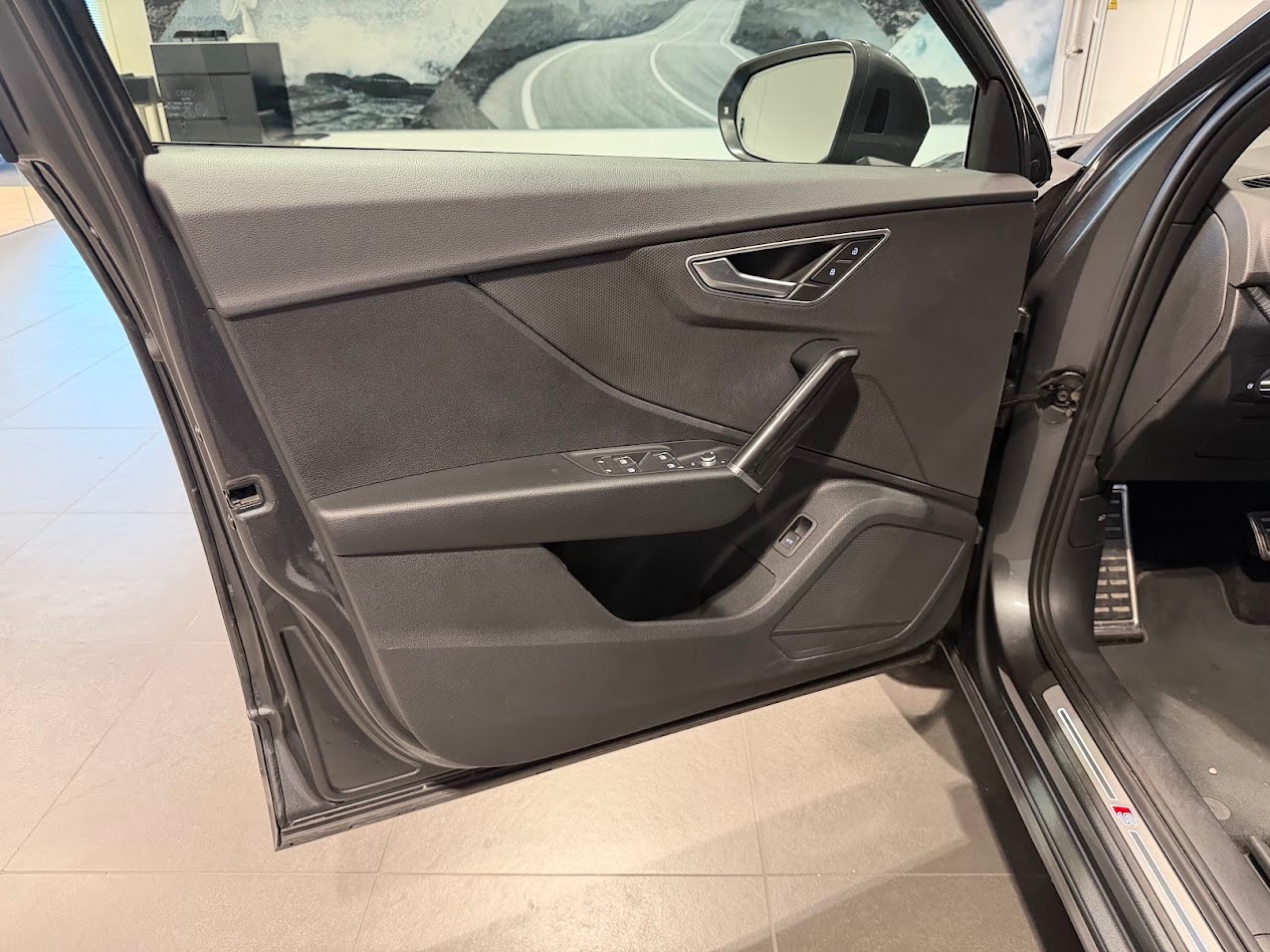 AUDI Q2 40 TFSI S line Attraction quattro S-tronic-image-2