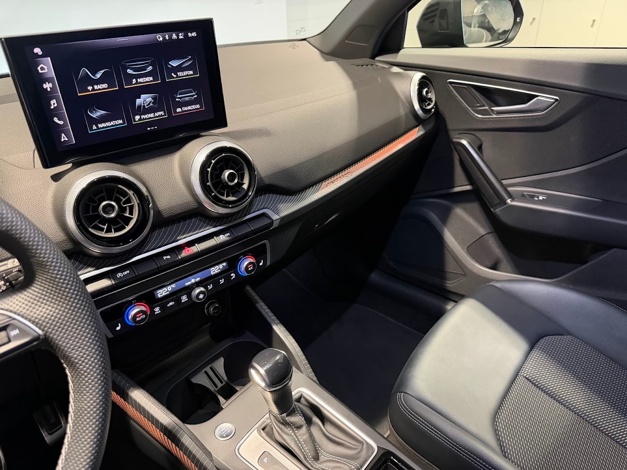 AUDI Q2 40 TFSI S line Attraction quattro S-tronic-image-10