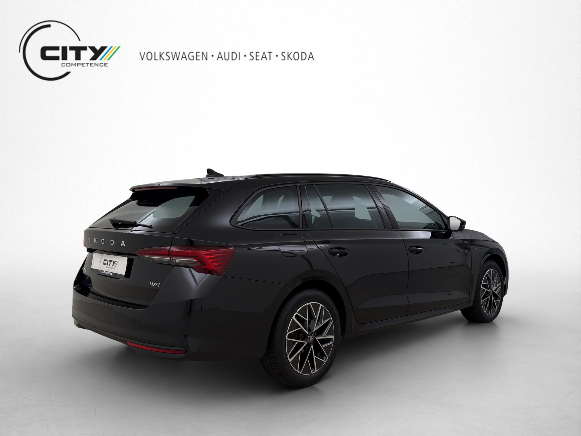 SKODA Octavia Combi 2.0 TSI Selection Tour-image-3