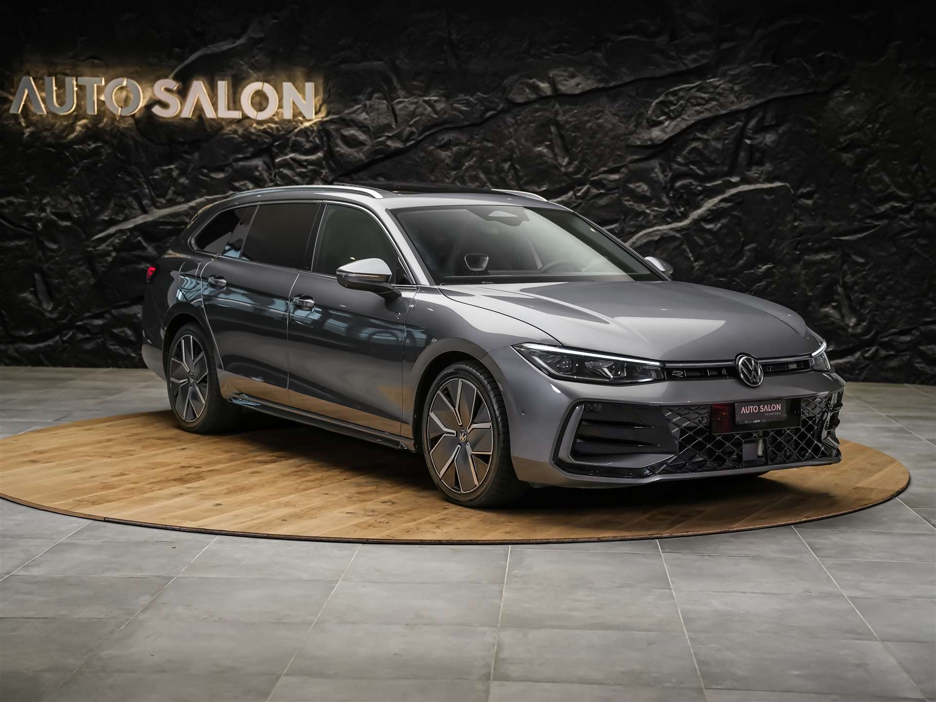 VW Passat Variant 2.0 TSI evo4 R-Line 4 Motion DSG *Facelift*Werksgarantie*Panorama*Massage*AHK*-image-5