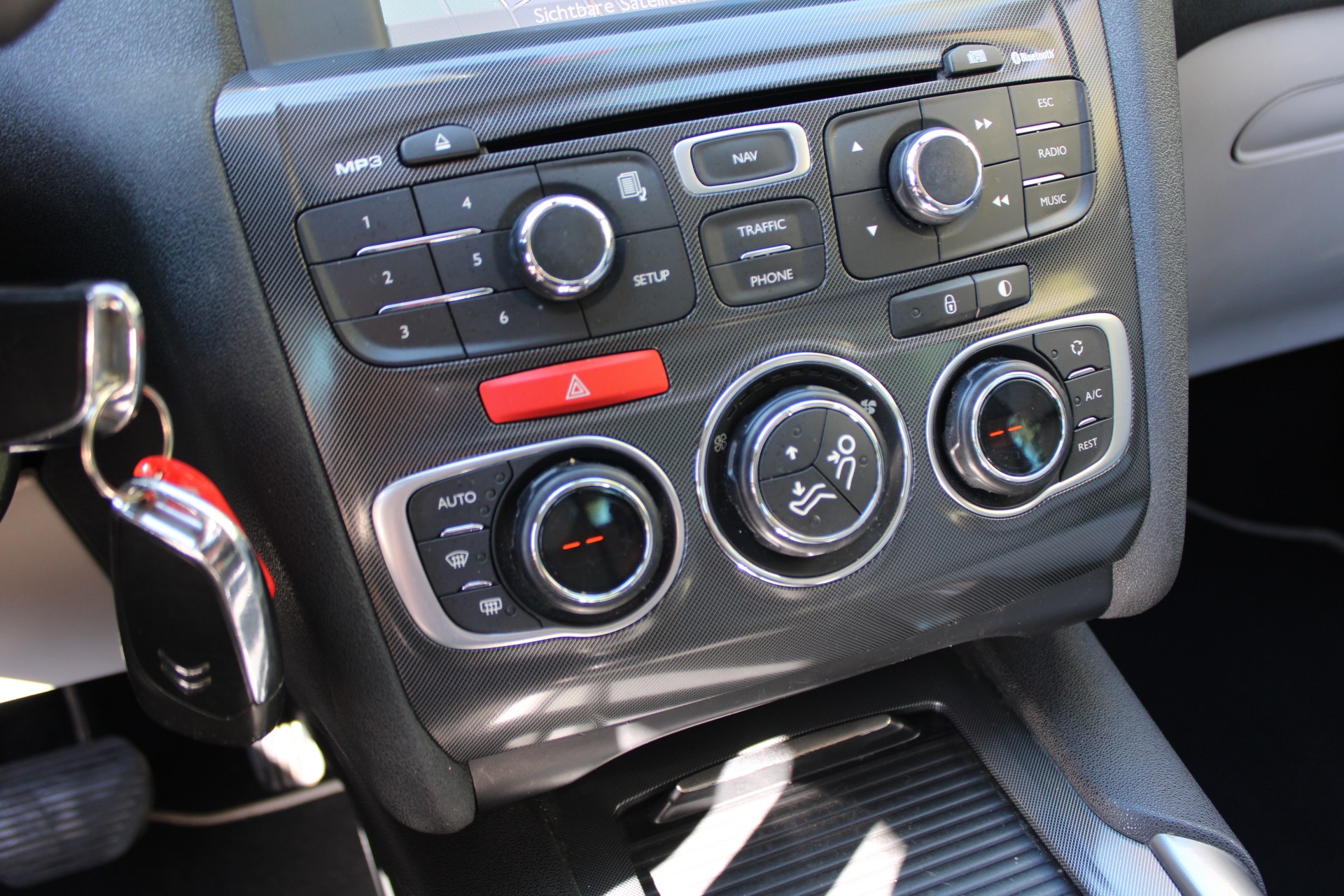 CITROEN C4 Berline 1.6 THP Exclusive EGS6-image-10