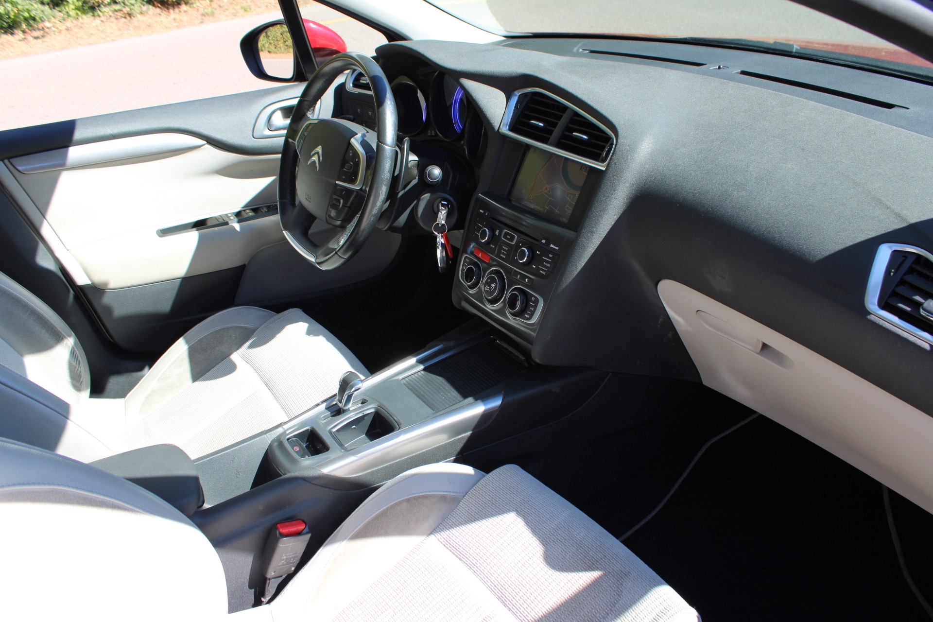 CITROEN C4 Berline 1.6 THP Exclusive EGS6-image-5