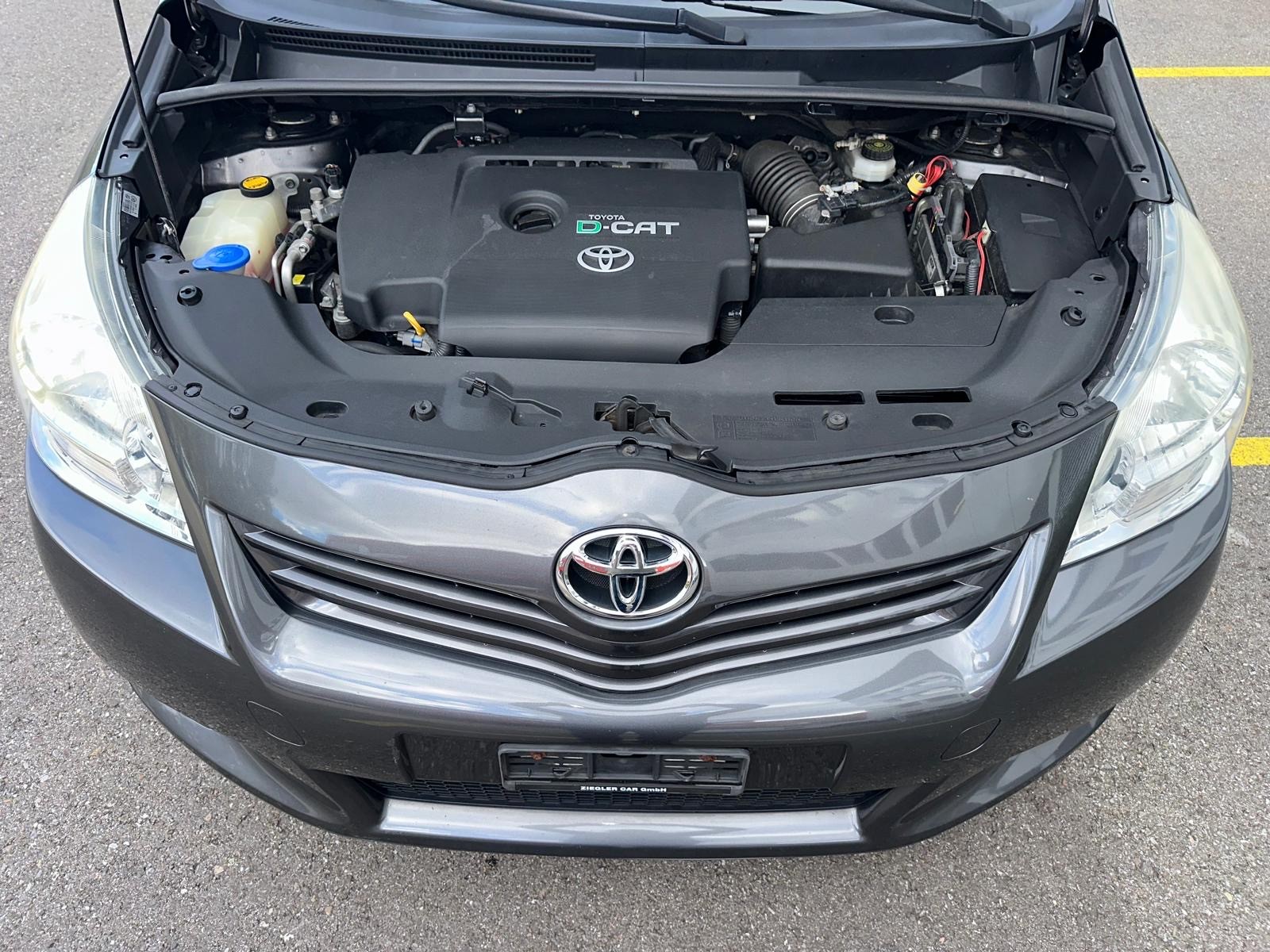 TOYOTA Verso 2.2 D-CAT Linea Sol-image-6