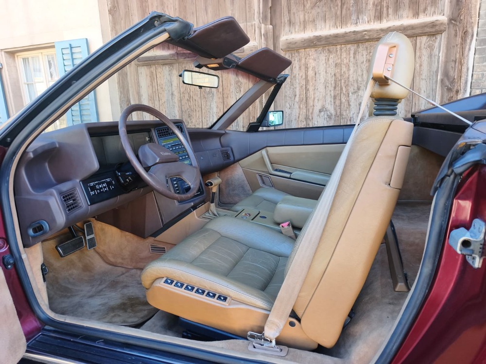 CADILLAC Allanté-image-5