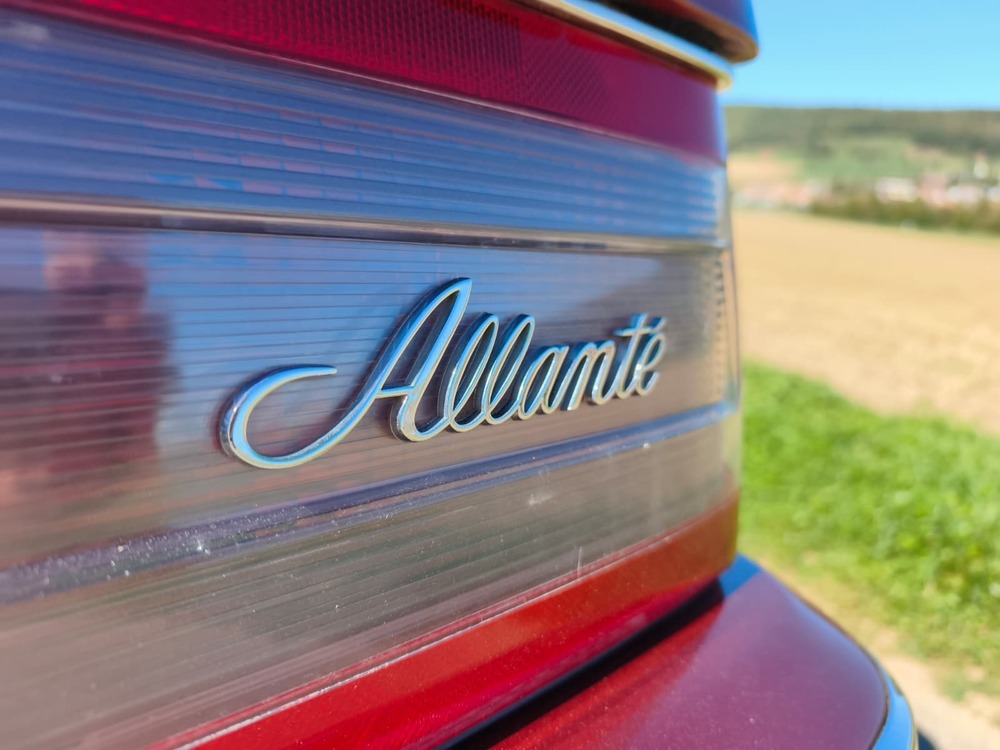 CADILLAC Allanté-image-14