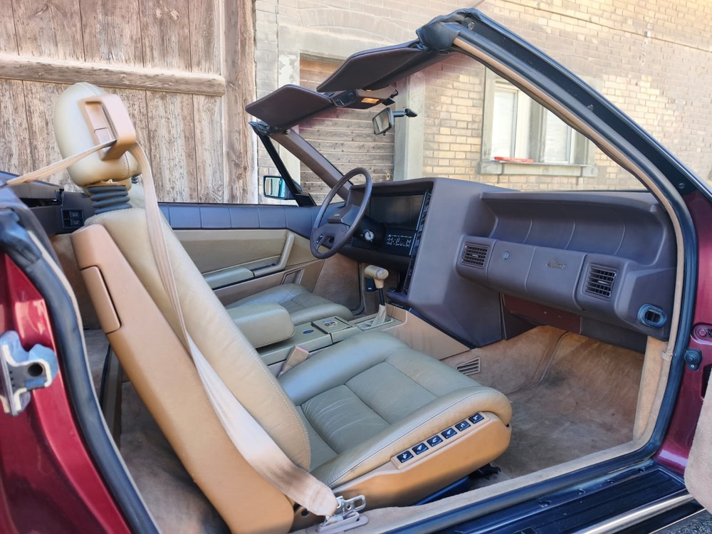 CADILLAC Allanté-image-7