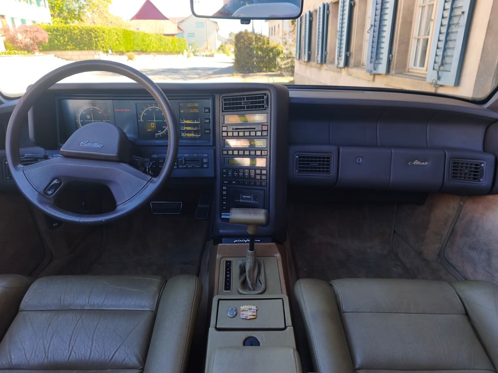 CADILLAC Allanté-image-9