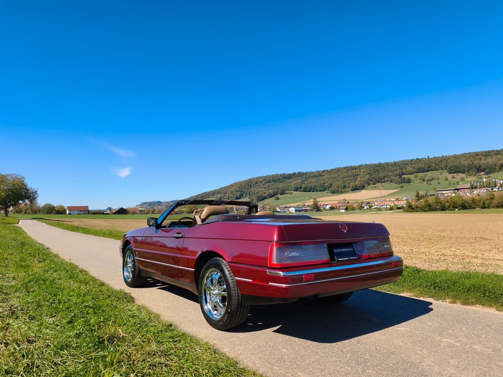 CADILLAC Allanté-image-1