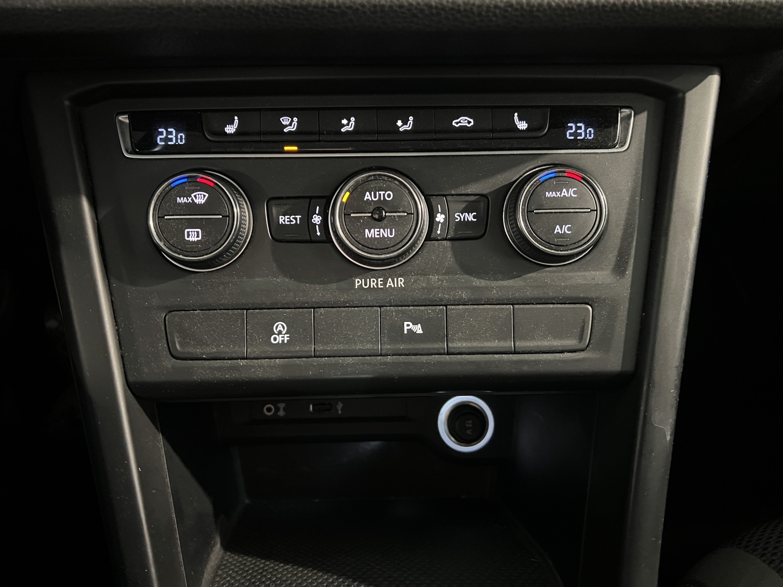VW Touran 1.4 TSI BlueMotion Technology Trendline-image-13