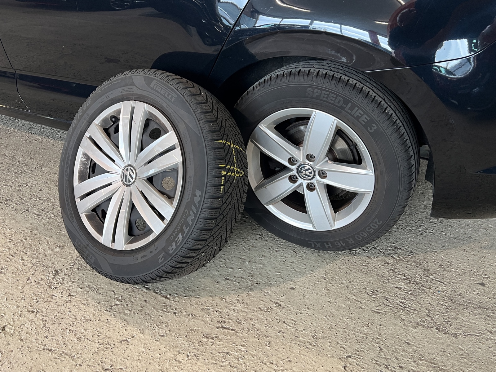 VW Touran 1.4 TSI BlueMotion Technology Trendline-image-15