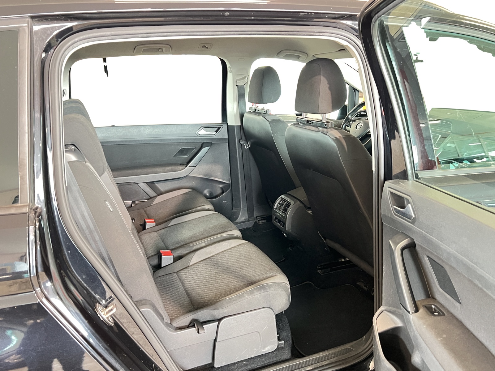VW Touran 1.4 TSI BlueMotion Technology Trendline-image-7