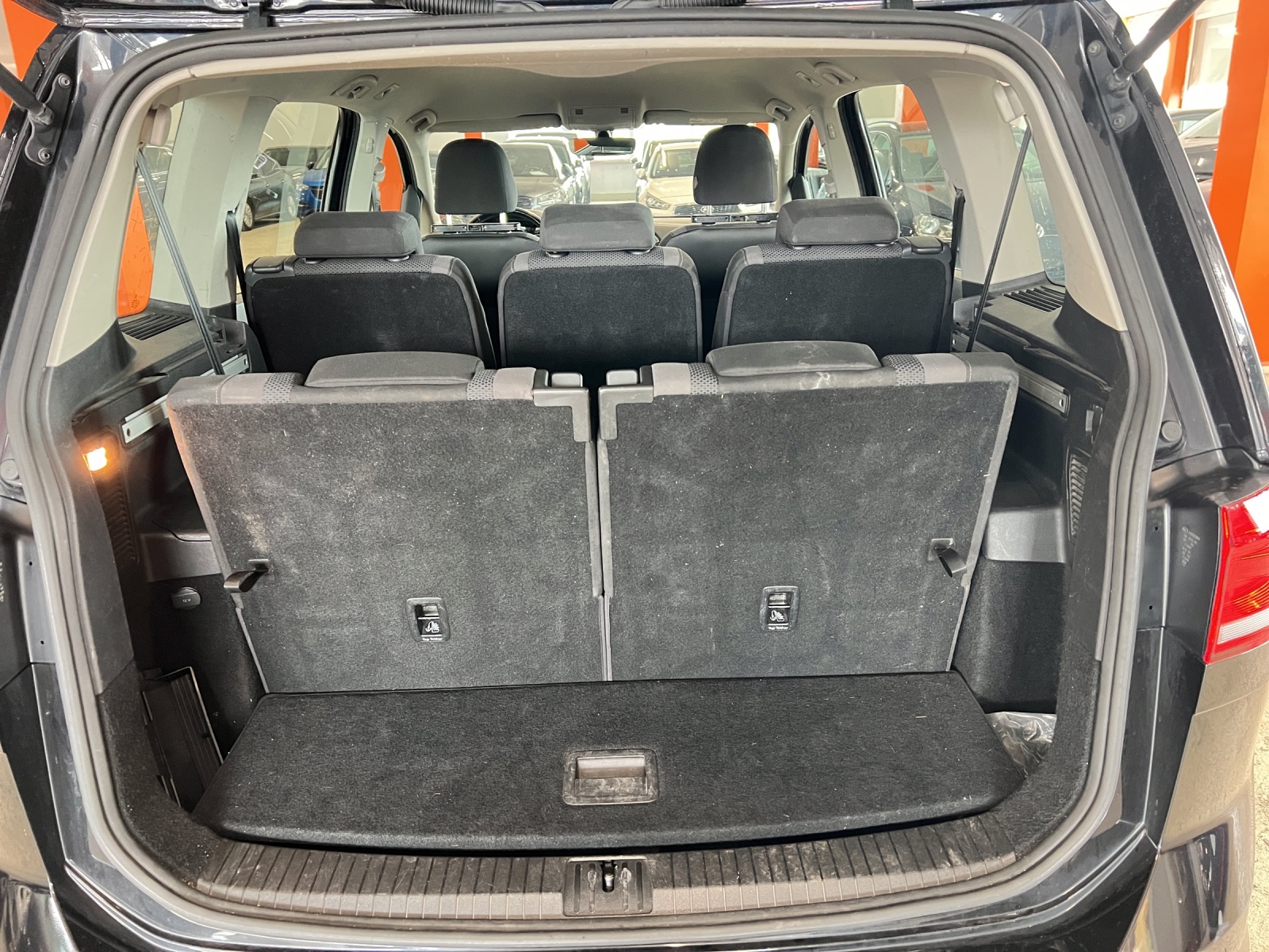VW Touran 1.4 TSI BlueMotion Technology Trendline-image-10